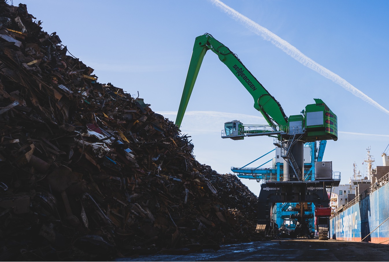 EMR unveils new hybrid material handler at Liverpool Alexandra Docks